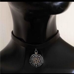 Yennifer Geralt Witcher Elegant Black and Silver Pendant Choker